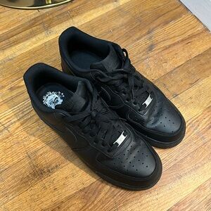 Black Air Force 1 size 10.5